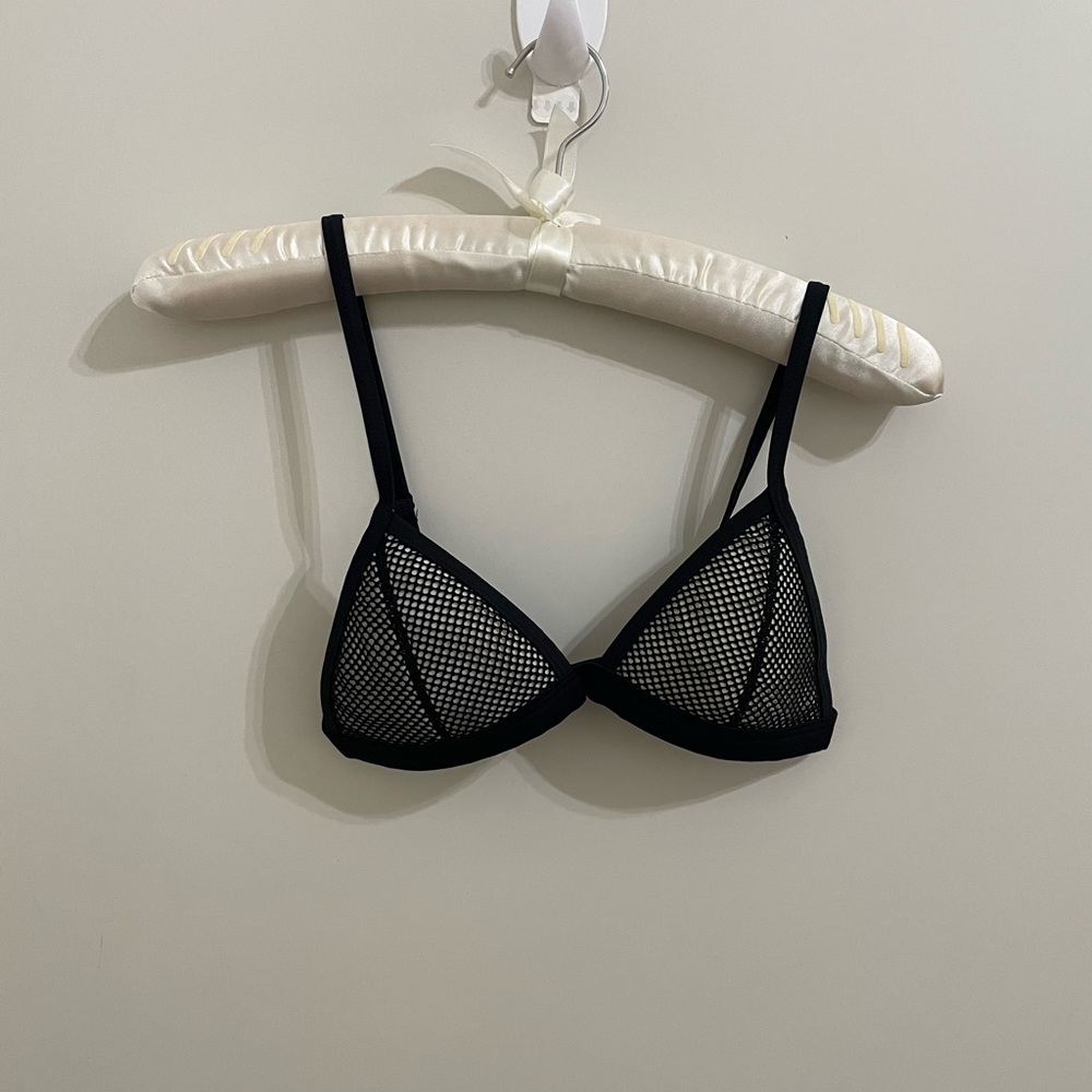 black and white triangl swim top💕